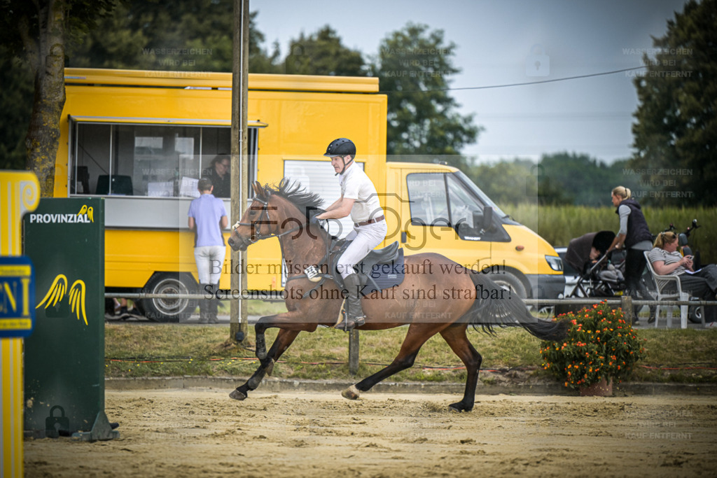 DOS_1208 | Entdecke hochwertige Reitturnierfotos von Foto Oger. Professionell, emotional und authentisch – jetzt Lieblingsmomente im Shop bestellen. - Realisiert mit Pictrs.com