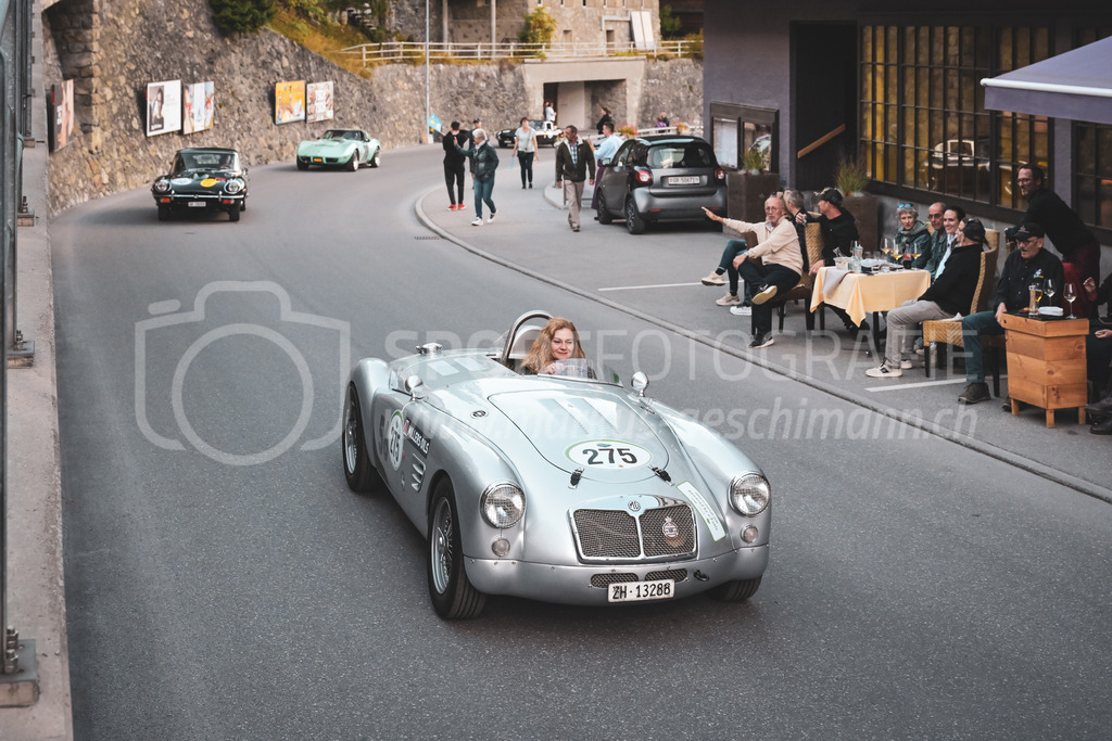 21. Arosa ClassicCar 2025 - 4. September 2025 | Iris Kramer aus Erlenbach (SUI) in einem MG A Racing aus dem Jahre 1956 mit Startnummer 275 am Arosa ClassicCar 2025 in der Kategorie Classic Trophy..@arosaclassiccar, @arosa.official, #arosaclassiccar, #arosa, #76curves, #classiccar, Bild: Sportfotografie Markus Aeschimann | www.markus-aeschimann.ch - Realisiert mit Pictrs.com