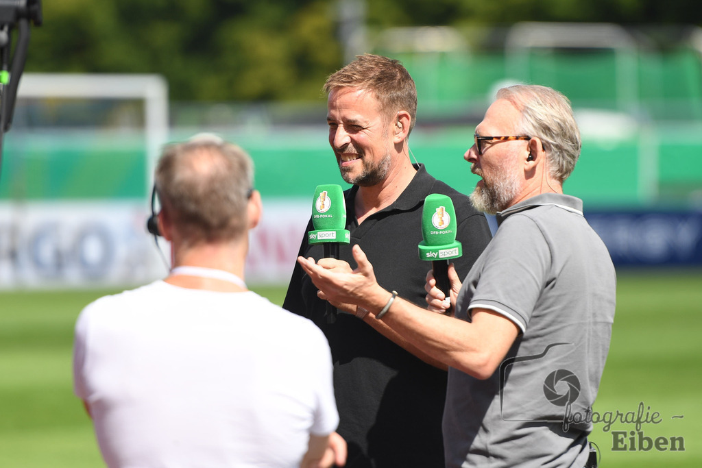 SV Atlas-Delmenhorst-Borussia Mönchengladbach | DFB-Pokal 1. Runde;SV Atlas Delmenhorst (gelb)-Borussia Mönchengladbach (schwarz) am 17.08.2025 in Oldenburg (Marschweg-Stadion), Photo: Philip Eiben 2025 - Realisiert mit Pictrs.com