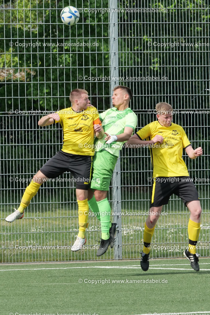Fußball : Bezirksliga : SV 08/29 Friedrichsfeld - Borusia Veen am 10.05.2026 in Voerde Friedrichsfeld | Fußball : Bezirksliga : SV 08/29 Friedrichsfeld - Borusia Veen am 10.05.2026 in Voerde Friedrichsfeld - Realisiert mit Pictrs.com