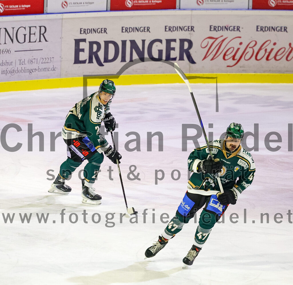 2026-01-02_059_TSV_Erding_gegen_Hoechstadt_Alligators | Erding, Deutschland, 02.01.2026:Eishockey, Oberliga Süd 2025 / 2026, 33. Spieltag, TSV Erding gegen Höchstadt Alligators, Endergebnis: 2:1Mark Waldhausen (Erding Gladiators, #27), Marco Pfleger (Erding Gladiators, #47)Foto: Christian Riedel / fotografie-riedel.net