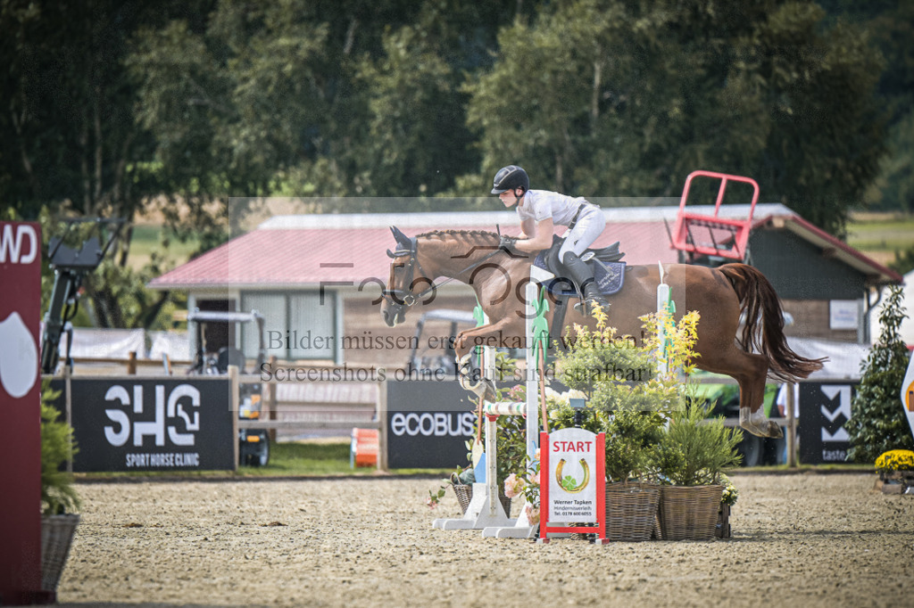 DOS_5952 | Entdecke hochwertige Reitturnierfotos von Foto Oger. Professionell, emotional und authentisch – jetzt Lieblingsmomente im Shop bestellen.Deutschlandweite Turnierfotografie. - Realisiert mit Pictrs.com