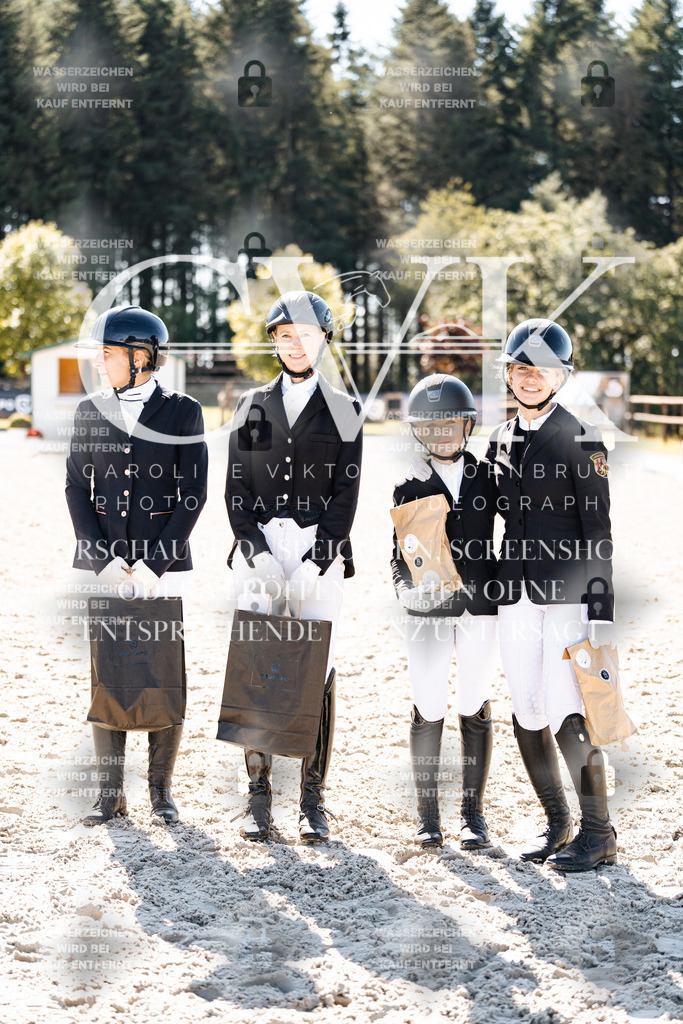 CK905431 | Turnierfotografie Pferdefotografie Trier Rheinland-Pfalz Pferdesport Reitsport Tierfotografie Sportfotografie Pferdevideo Pferdevideografie Equestrianvideography equestrianphotography  - Realisiert mit Pictrs.com