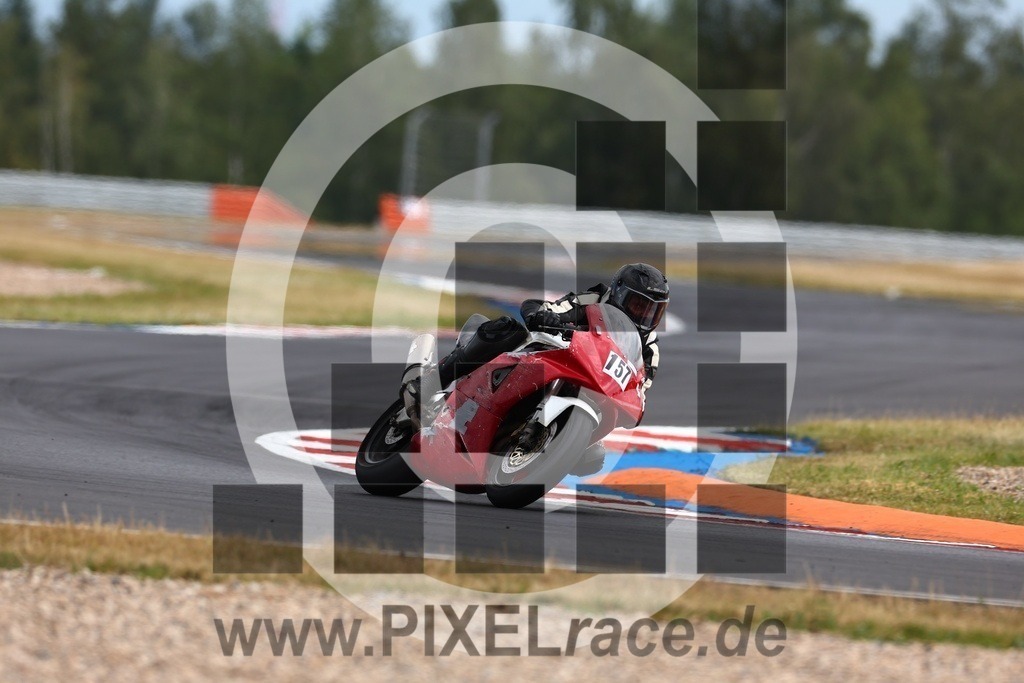 0157-20240724_00552 | Schöne Erinnerungen an spannende Momente - das festzuhalten ist unser Job. PIXELrace.de ist seit 2003 auf den Rennstrecken Europas unterwegs um die Action draußen beim Fahren und die wunderbare Stimmung imm Fahrerlager für euch einzufangen.