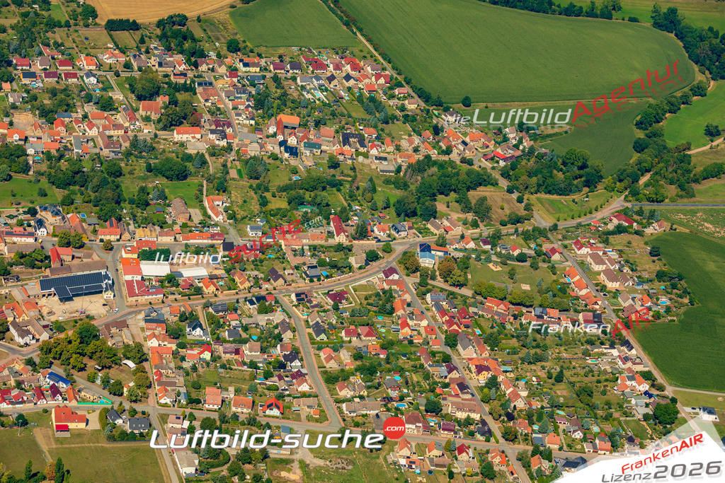 Luftbild der Stadt Obhausen - Die Luftaufnahme wurde 2025 vom UL-Flugzeug heraus erstellt ( keine Drohne ) - Hochauflösende Luftaufnahme - für professionelle Ausdrucke geeignet. Die Geschenkidee !Hier alle&nbsp;Infos zur Lizenzierung der LuftaufnahmeWir fliegen auch dieses Jahr wieder in Ihre Region um Luftbilder zu erstellen.- Luftbild anfragen