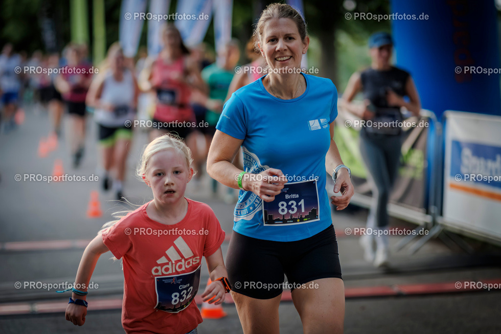 Sparda-Bank Nachtlauf Bonn; Bonn, 18.06.2025 | Impressionen vom Sparda-Bank Nachtlauf Bonn am 18.06.2025 in Bonn (Nordrhein-Westfalen). 