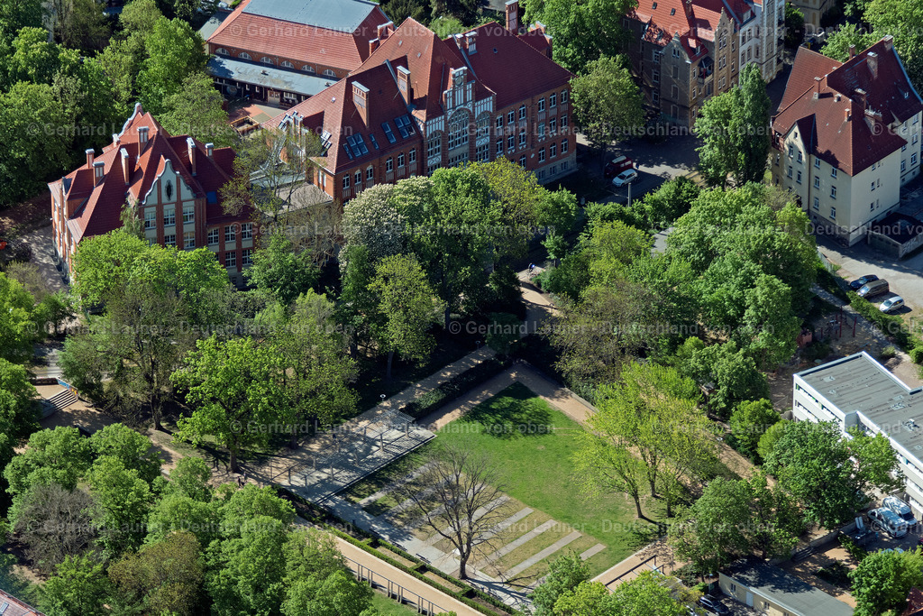 4026454 | ERFURT 07.05.2020 Schulgebäude " Königin-Luise-Gymnasium " in der Melanchthonstraße im Ortsteil Altstadt in Erfurt im Bundesland Thüringen, Deutschland. Weiterführende Informationen bei: Königin-Luise-Gymnasium Erfurt. // School building of the " Koenigin-Luise-Gymnasium " on the Melanchthonstrasse in the district Altstadt in Erfurt in the state Thuringia, Germany. Further information at: Koenigin-Luise-Gymnasium Erfurt. Foto: Gerhard Launer