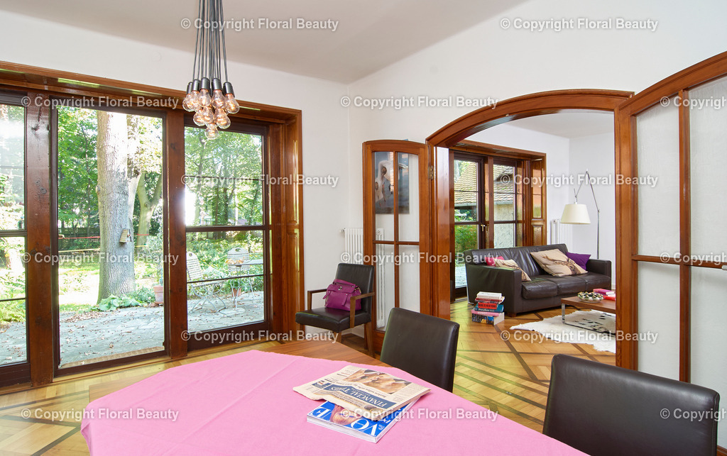 30er Jahre Villa in Berlin | In dem 1939 errichteten Haus in Kleinmachnow befand sich zunächst das Atelier des Architekten Alfred Schild. Alfred Schild selbst wohnte gegenüber des Ateliers in derselben Straße. Nach dem Krieg zog dort die Gemeindebibliothek ein. - Realisiert mit Pictrs.com