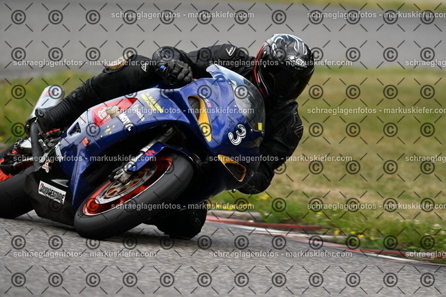 25bt02-1062 | markuskiefer.com - Realisiert mit Pictrs.com