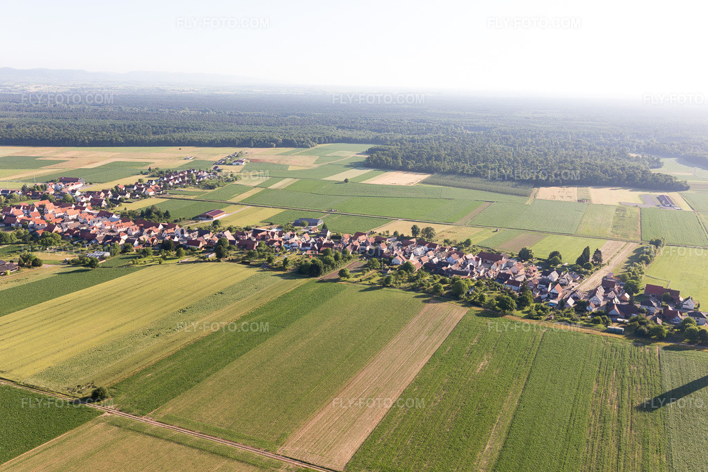 Aerial view: View of the town in Schleithal in the state Bas-Rhin, France.Photo: IMG_100963.jpg taken on 06/17/2017 by Werner Riehm/FLY-FOTO.comResolution of the original: 5472 x 3648 px