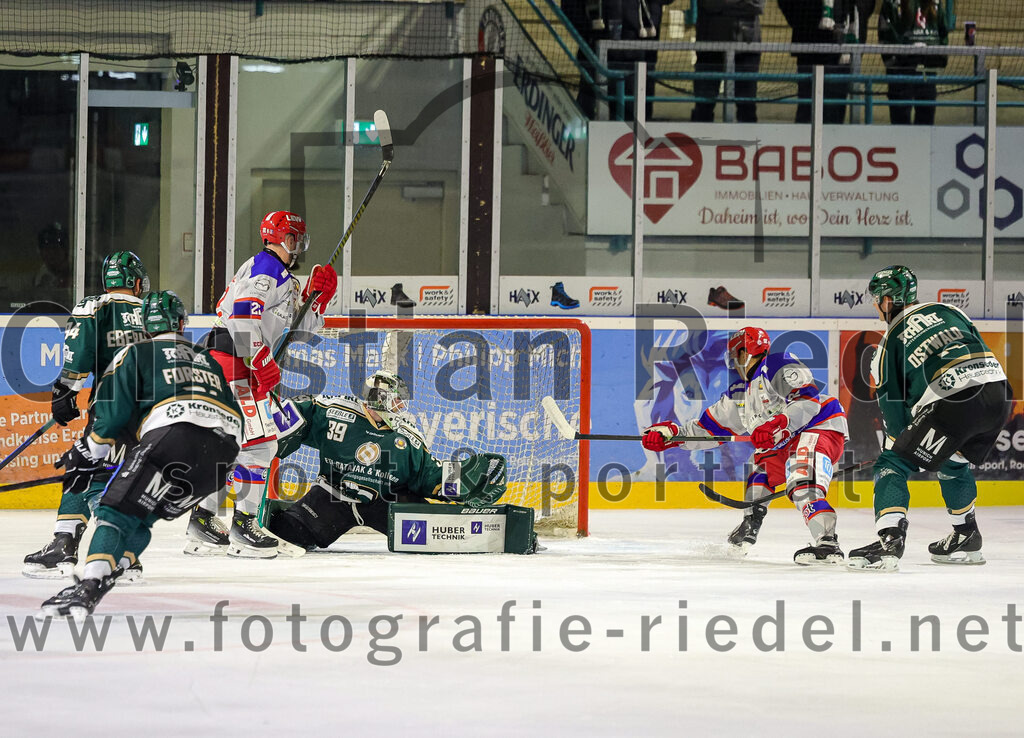 2025-09-14_136_TSV_Erding_gegen_EC_Peiting | Erding, Deutschland, 14.09.2025:Eishockey, Oberliga Süd 2025 / 2026, Testspiel, TSV Erding gegen EC Peiting, Endergebnis: 2:3Foto: Christian Riedel / fotografie-riedel.net