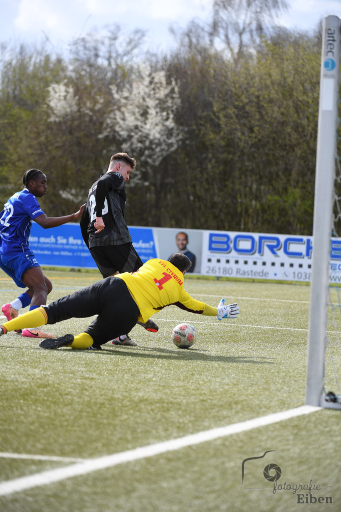 FC Rastede-VFl Stenum | Herren Bezirksliga 2; FC Rastede (blau)-VFL Stenum (schwarz) am 29.03.2026 in Rastede (Sportanlage Köttersweg), Photo: Philip Eiben 2026 - Realisiert mit Pictrs.com