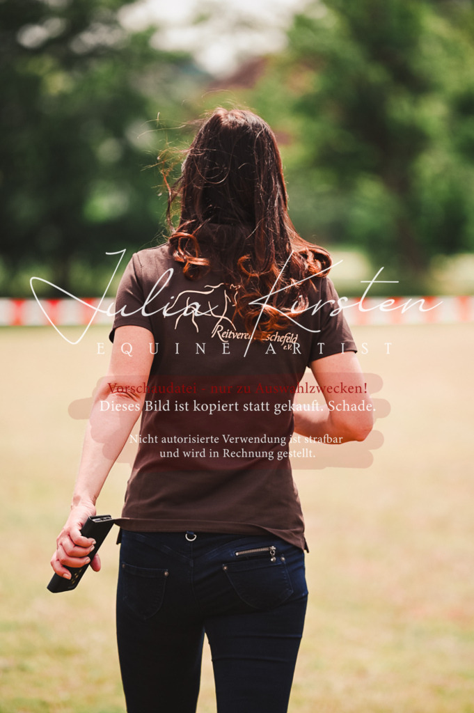 DSC_6018 | Pferde- und Turnierfotografie in Westsachsen. Pferdeportraits, Auftragszeichnungen und intuitive Kunst.