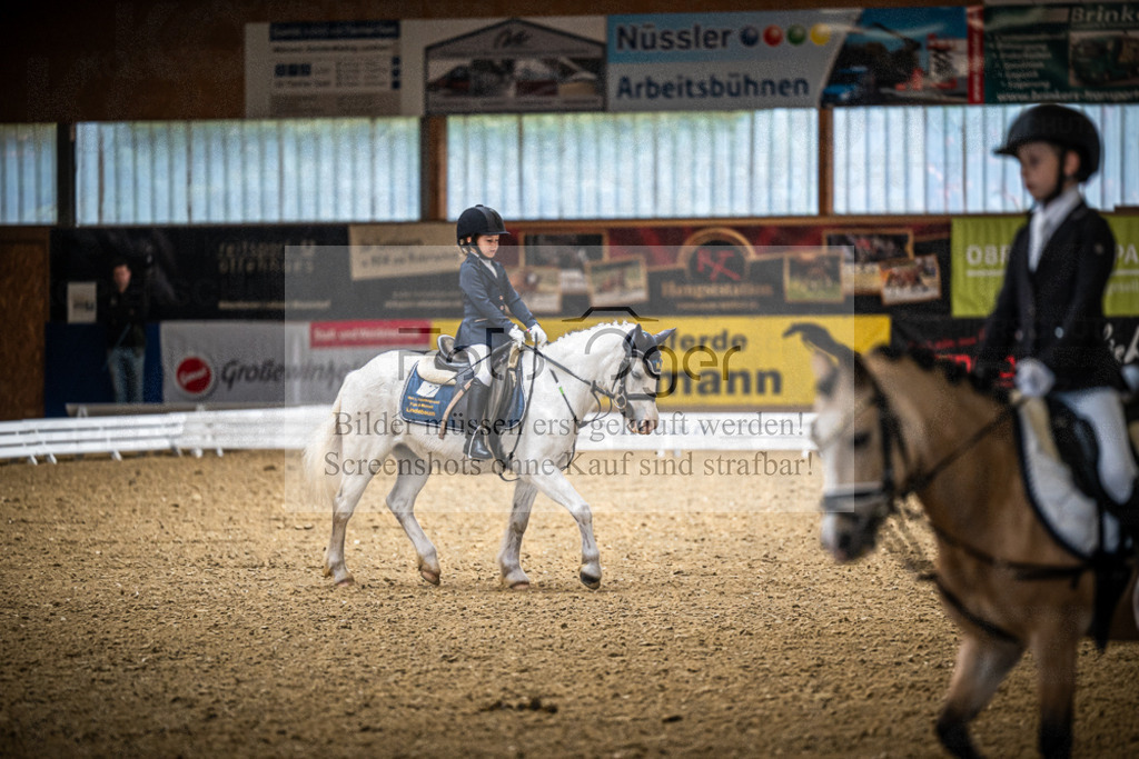DOS_0733 | Entdecke hochwertige Reitturnierfotos von Foto Oger. Professionell, emotional und authentisch – jetzt Lieblingsmomente im Shop bestellen.Deutschlandweite Turnierfotografie. - Realisiert mit Pictrs.com