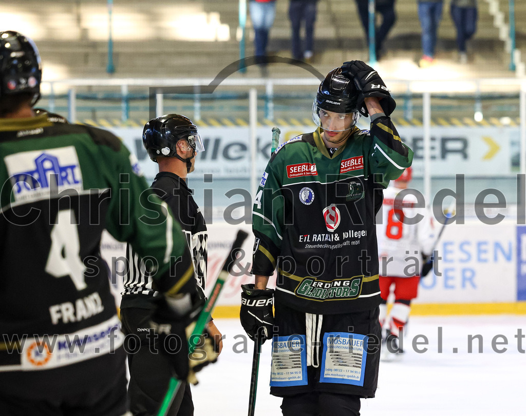 2022-09-25_051_TSV_Erding_gegen_EHC_Klostersee | Erding, Deutschland, 25.09.2022:
Eishockey, Bayernliga 2022 / 2023, Testspiel, TSV Erding gegen EHC Klostersee, Endergebnis: 8:2

Foto: Christian Riedel / fotografie-riedel.net