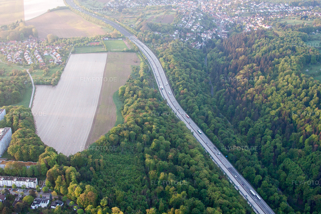 Luftbild: Hohenwettersbach, A8 im Ortsteil Hohenwettersbach in Karlsruhe im Bundesland Baden-Württemberg in Deutschland. Foto: IMG_56899.jpg vom 08.05.2013 durch Werner Riehm/FLY-FOTO.de