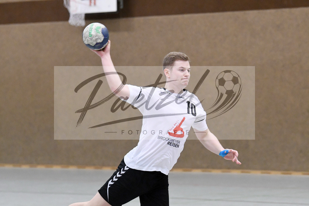20200125_TEURWD_0030 | Handball, Herren:   beim Spiel der Landesklasse Süd zwischen SG Teuto Handball vs. RW Damme am 25.01.2020 in der Sporthalle-Gellenbeck in Hagen a.T.W., Deutschland.(Foto von Nico Paetzel) - Realisiert mit Pictrs.com