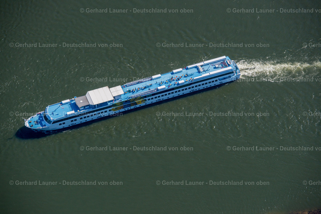 3490476 | Schiff auf dem Rhein bei St.Goar