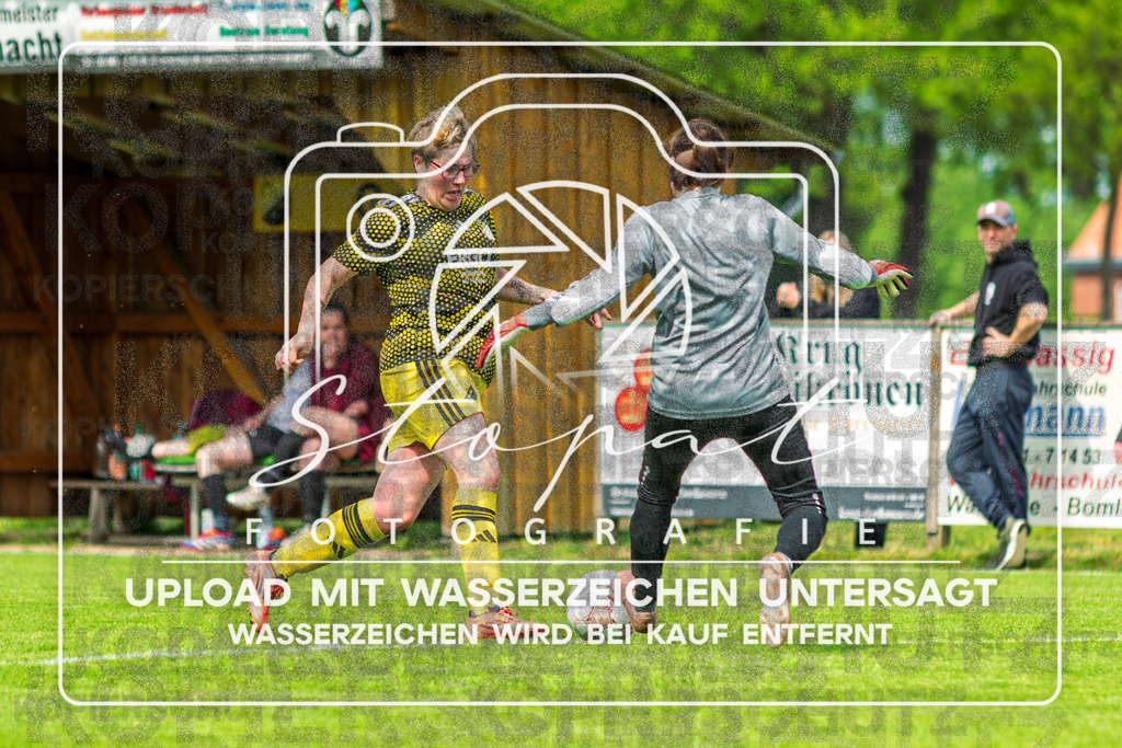 Kreisliga Damen HK/CE - SG Fulde vs. SG Nordheide | Marina Dehnbostel (SG Fulde#24), Verena Krumfus (SG Nordheide#1); Kreisliga Damen HK/CE - SG Fulde vs. SG Nordheide am 10.05.26 in Fulder Zentralstadion, Fulde - Realisiert mit Pictrs.com