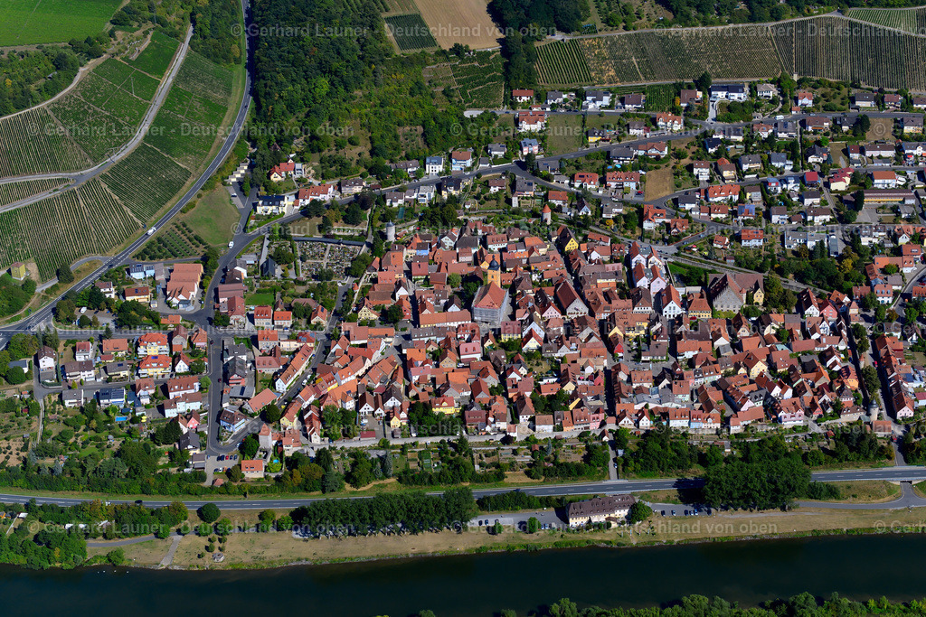 3650342 | SOMMERHAUSEN 31.08.2016 Altstadtbereich und Innenstadtzentrum  in Sommerhausen im Bundesland Bayern, Deutschland // Old Town area and city center  in Sommerhausen in the state Bavaria, Germany Foto: Gerhard Launer