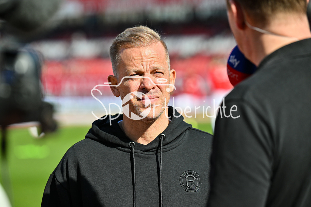 1. FC Nürnberg - Fortuna Düsseldorf | NUREMBERG, GERMANY - 07. MARCH: Markus ANFANG headcoach Fortuna Düsseldorf before the 2. bundesliga match between 1. FC Nuremberg vs. Fortuna Düsseldorf on matchday 25 at Max Morlock Stadium / DFL REGULATIONS PROHIBIT ANY USE OF PHOTOGRAPHS AS IMAGE SEQUENCES AND/OR QUASI-VIDEO