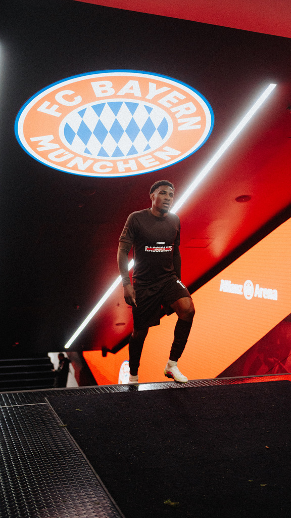 FCS07885 | Der offizielle Shop für FC St. Pauli Fotos. Wähle aus Spielszenen & Fanmomenten dein FCSP Wunschformat. Wir liefern Millerntor-Atmosphäre.