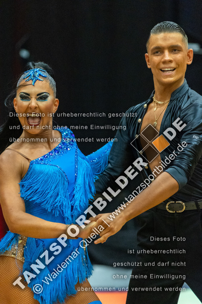 20230415-13020 | Hier finden Sie Tanz Bilder vom Latein und Standard Formationen tanzen. Sportbilder vom Tanzsport. Schöne Fotos und von Weltmeisterschaft, Europameisterschaft, Bundesliga, Regionalliga, Oberliga und Landesliga sowie von GOC Stuttgart, DanceComp, WM Bremen