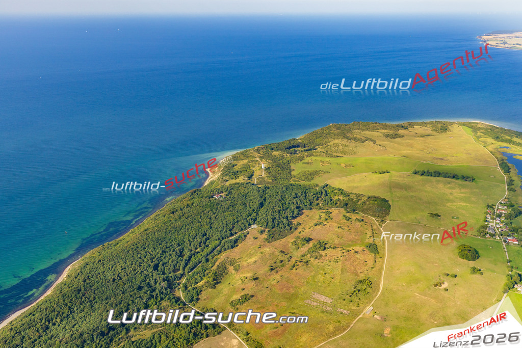Luftbild der Stadt Insel Hiddensee - Die Luftaufnahme wurde 2025 vom UL-Flugzeug heraus erstellt ( keine Drohne ) - Hochauflösende Luftaufnahme - für professionelle Ausdrucke geeignet. Die Geschenkidee !Hier alle&nbsp;Infos zur Lizenzierung der LuftaufnahmeWir fliegen auch dieses Jahr wieder in Ihre Region um Luftbilder zu erstellen.- Luftbild anfragen
