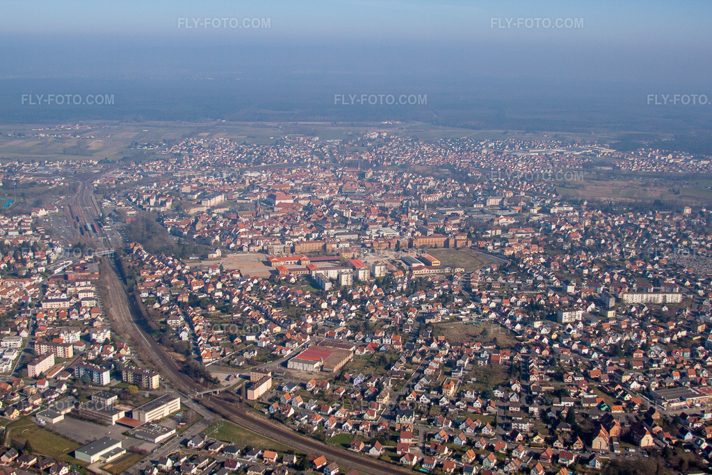 Aerial view: View of the town in Haguenau in the state Bas-Rhin, France.Photo: IMG_62840.jpg taken on 03/09/2014 by Werner Riehm/FLY-FOTO.comResolution of the original: 4752 x 3168 px