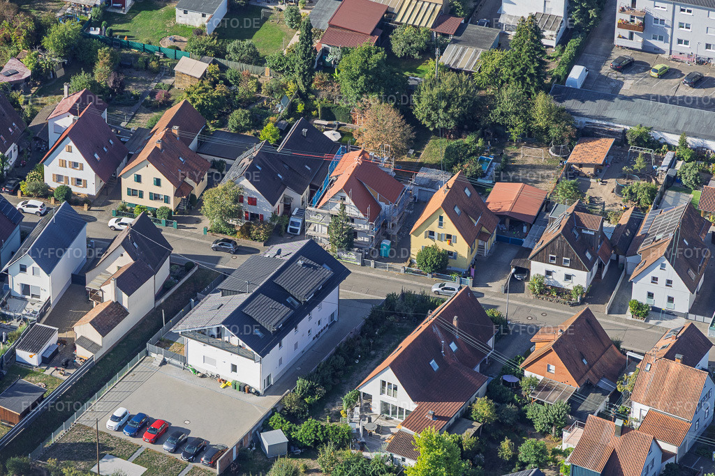 Luftbild: Totalsanierung eines Haus in der Waldstr in Kandel im Bundesland Rheinland-Pfalz in Deutschland. – Foto: IMG_159671.jpg vom 27.09.2026 durch Werner Riehm/FLY-FOTO.de – Auflösung des Originals: 5849 x 3900 px