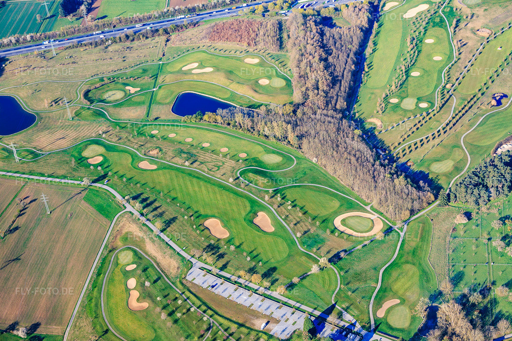 Luftbild: Golfplatz Golfpark Karlsruhe - GOLF absolute am Gut Batzenhof im Ortsteil Hohenwettersbach in Karlsruhe im Bundesland Baden-Württemberg in Deutschland. Foto: IMG_153973.jpg vom 02.04.2026 durch Werner Riehm/FLY-FOTO.deAuflösung des Originals: 5930 x 3954 pxGolfpark Karlsruhe Gut Batzenhof | GOLF absolute Rotationsgolf®