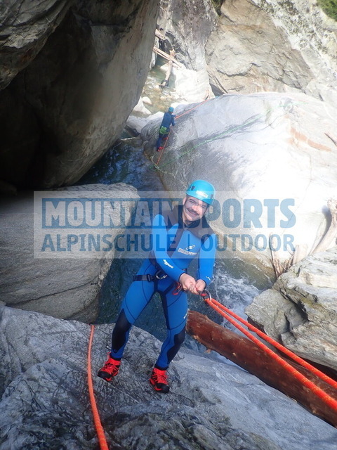P1010047 | Bestelle die Bilder deines Berg- oder Wasser-Abenteuers mit Mountain Sports bequem von zu Hause aus direkt über unseren Online Fotoshop von pictrs.com. - Realisiert mit Pictrs.com