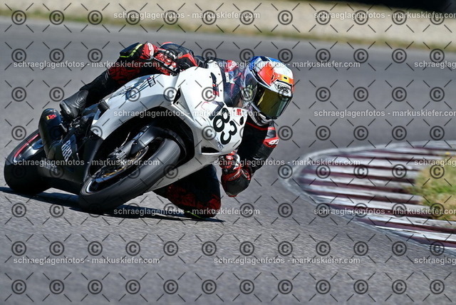 26bt04-0440 | markuskiefer.com - Realisiert mit Pictrs.com