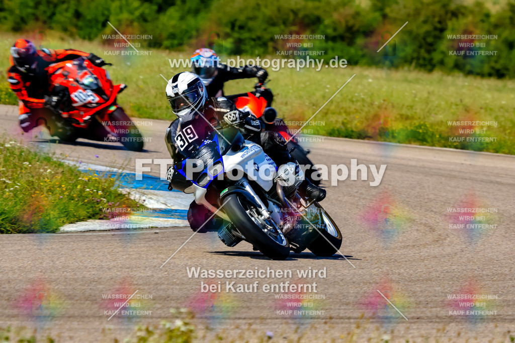 039-3560 | Hier findet Ihr Bilder von Touristenfahrten auf der Nürburgring Nordschleife oder von anderen Veranstaltungen die ich besucht habe. Viel Spass beim Durch Schauen 