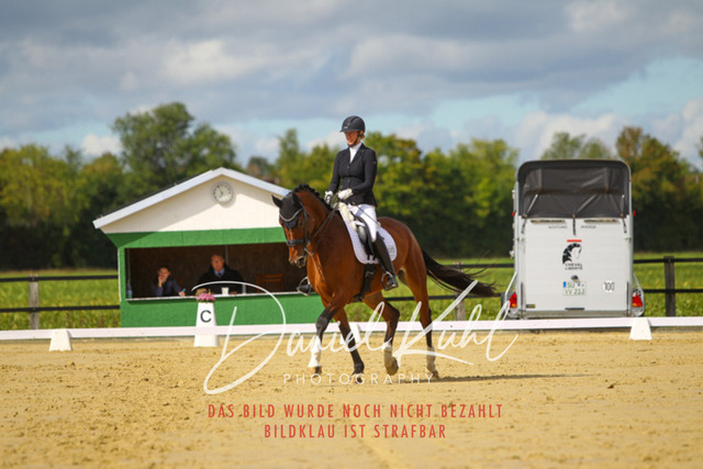 DKP44129 | Turniersportfotografie; Pferdefotografie; Dressurfotografie