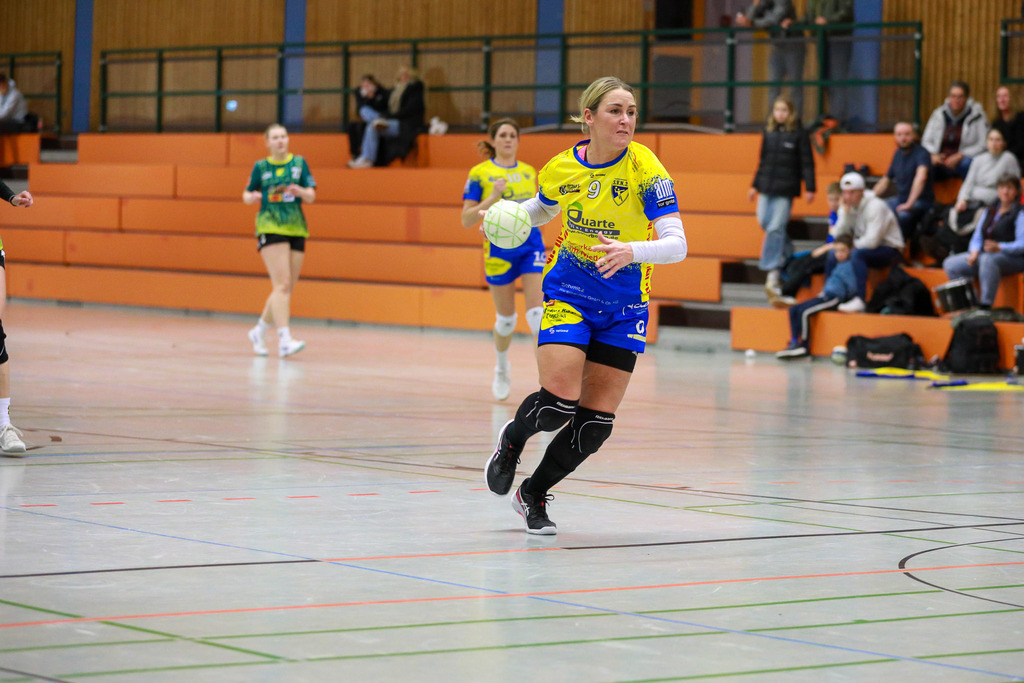 SVN_ SVFriedrichsfeld_141224_076 | Bildergalerie von Sport-Ereignissen aber auch von weiteren spannenden Dingen - nicht nur vom Niederrhein. In Anlehnung an den bekannten Spruch von Hanns Dieter Hüsch heißt das Motto: "Niederrhein ist überall".  - Realisiert mit Pictrs.com