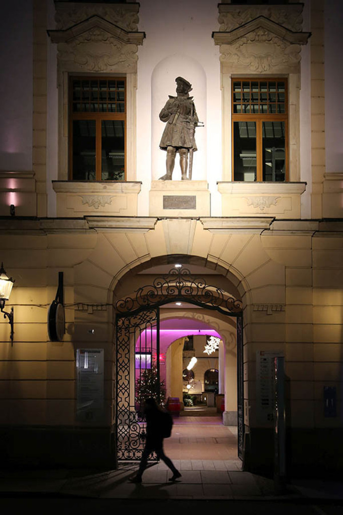 Foto: Leipzig - Kaiser-Maximilian-Denkmal | Das Team hinter BILDLEXIKON LEIPZIG bündelt historische wie aktuelle Informationen über die Stadt Leipzig in Text und Bild auf einer Plattform und stellt diese der interessierten Öffentlichkeit zur Verfügung.