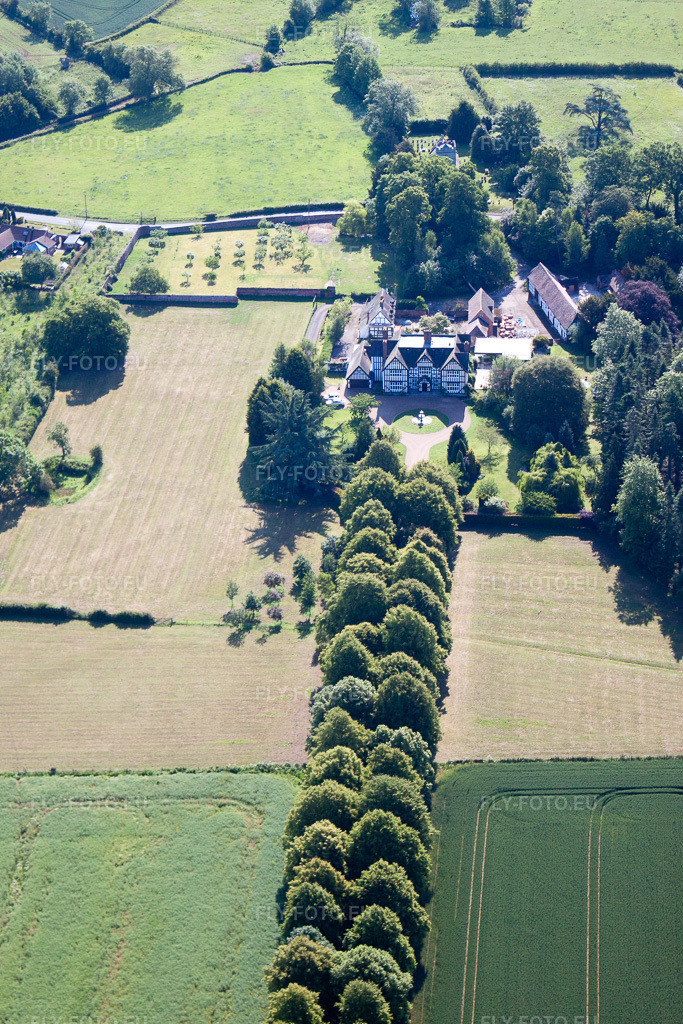 Vue aérienne: Vue de la ville à le quartier Earl's Croome in Worcester dans le département Angleterre, Grande Bretagne. Photo: IMG_40689(39643).jpg prise le 11/06/2011 par Werner Riehm/FLY-FOTO.eu – Résolution de l'original: 2642 x 3962 px