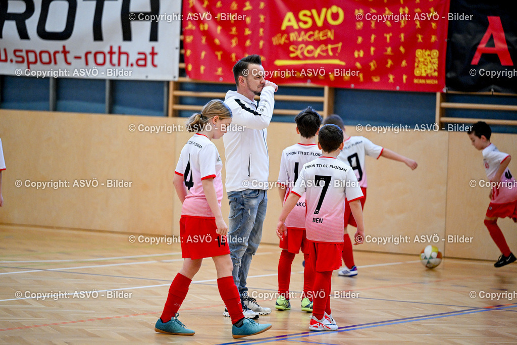 ASVÖ_ Fussballturnier SV Gallneukirchen_ 09.02.2025-8 | 09.02.2025, Gallneukirchen, AUT, ASVÖ, Fussball Nachwuchs Hallenturnier 2025, SV Gallneukirchen im Bild Teilnehmer U 9©Harald Dostal / fodo.media - Realisiert mit Pictrs.com