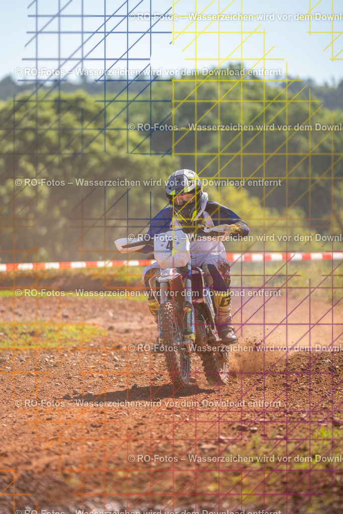 Wolfshausen 1 Lauf -476 | Sportfotografie von RO-Fotos: Motorsport, Motocross, Enduro, Laufveranstaltungen und Triathlon. Professionelle Fotos von Sportlern und Events. - Realisiert mit Pictrs.com