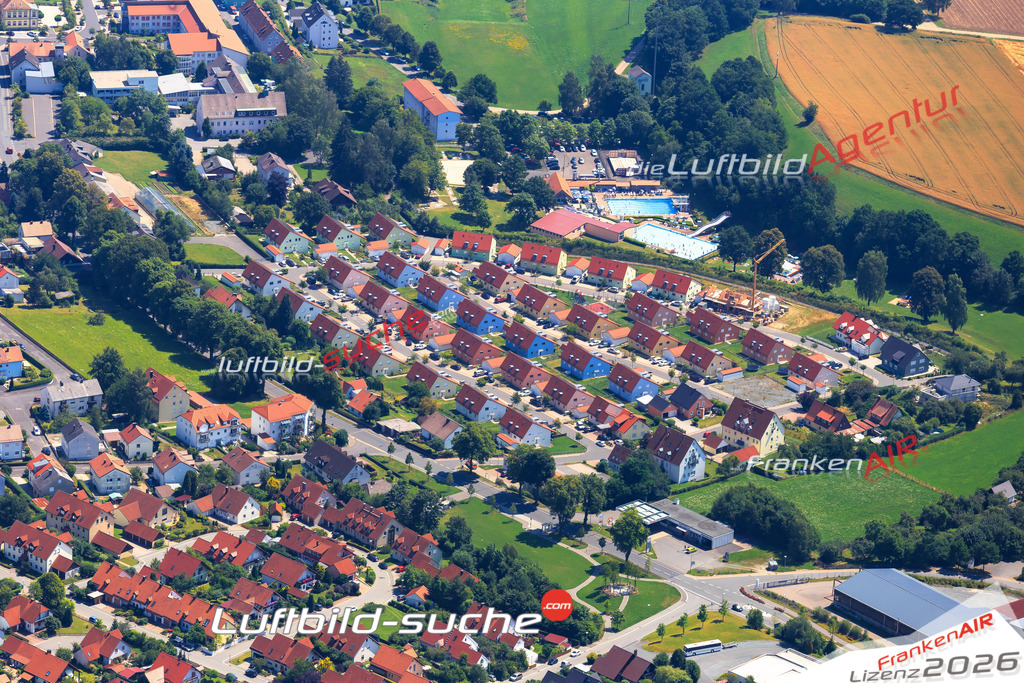 Die Luftaufnahme der Stadt Erbendorf wurde vom UL-Flugzeug heraus erstellt ( keine Drohne )- hohe Auflösung für beste Qualität