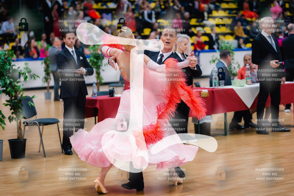 Hessen Tanzt WDSF Open Senior III Standard 11th (243) Bernhard Fuss _ Sonja Fuss (TTC Rot-Weiß Freiburg)-2025-05-17-8185 | Webshop for digital downloads and prints of dance sport, event & show photographer Julian Link - Realisiert mit Pictrs.com