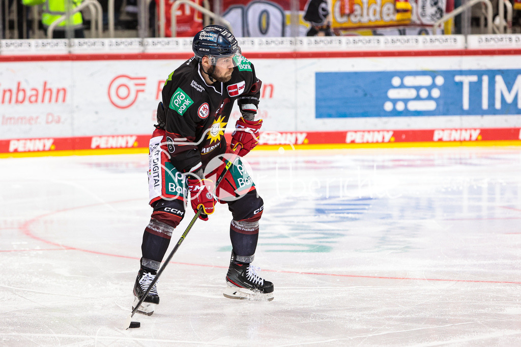 Duesseldorfer EG - Augsburger Panther | Mikko KOUSA (DEG #8) am Puck