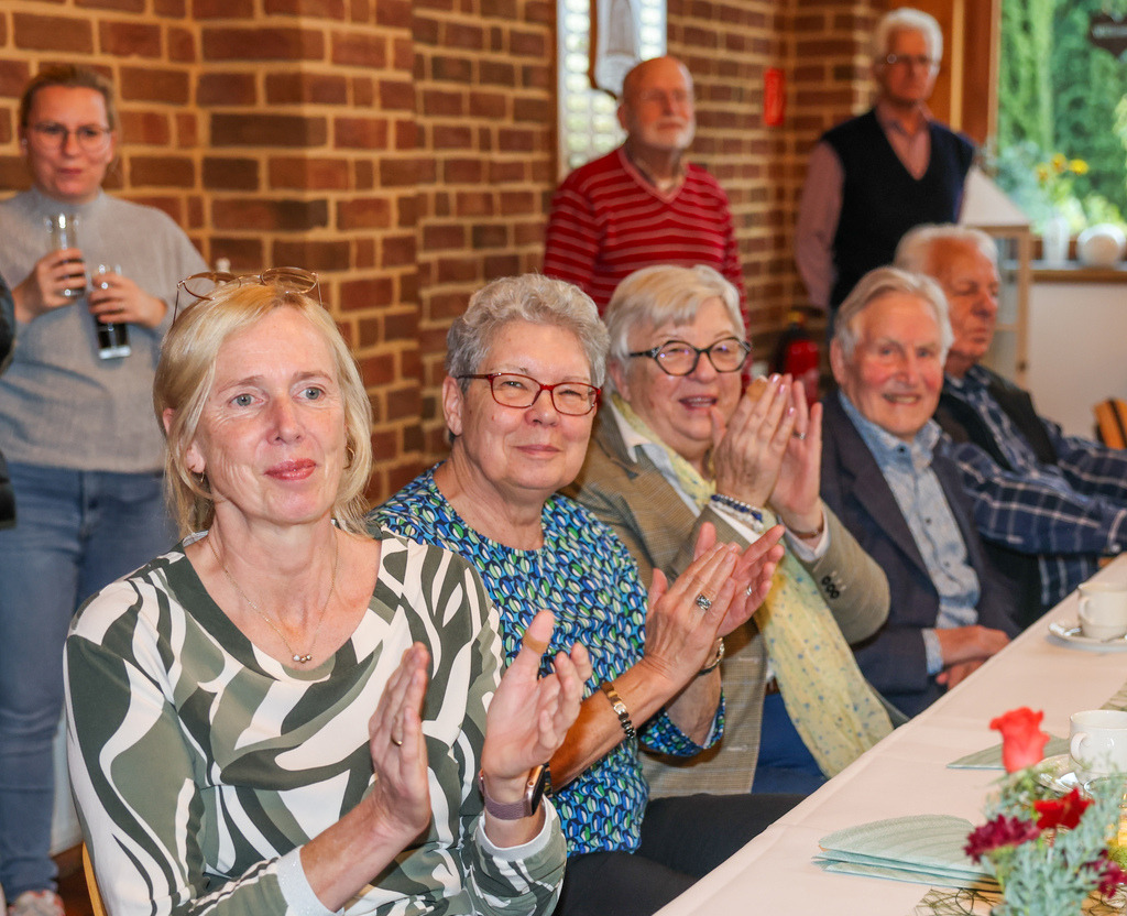 top-top.de-251112-033 | Foto, Video, Fotografie, Videografie, Fotobox, DJ, Discjockey, Musik, Musikbox, Veranstaltung, Photobooth, Amazon, Ebay, Buchtipp, Bestseller, Autor, Verlag, Buch, Wesel, Hamminkeln, NRW, Dinslaken, Rees, Drohne, Hochzeit, Party, Fotobox, Wesel, Fotograf