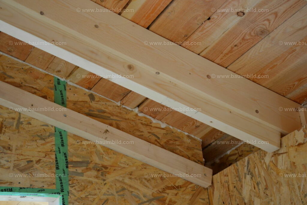 bib-lg09-holzbau-0219 | Nach LV-Leistungsgruppen sortierte Detailfotos über den Bau eines Hauses. Alle Hausbau-Bilder direkt vom Urheber und Autor der Website Haus-Selber-Bauen.com