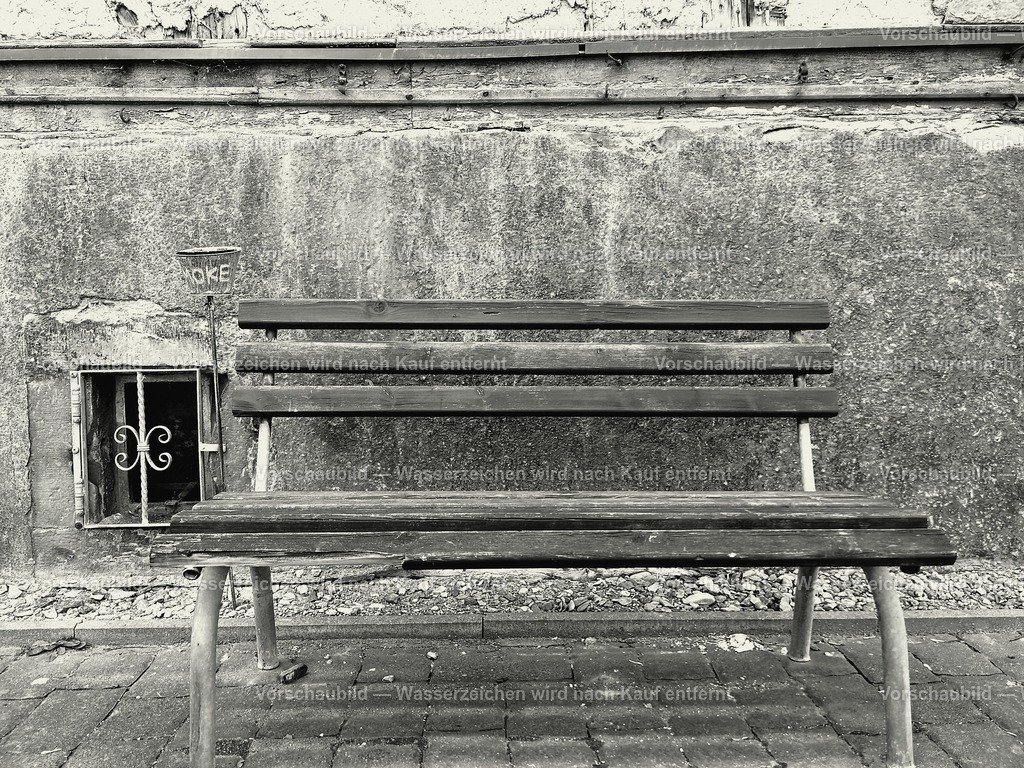 Bank | online Fotogalerie mit schwarz-weiß Fotografien und Shop für zeitlose  Poster und Leinwände in stilvollem schwarz weiß  - Realisiert mit Pictrs.com