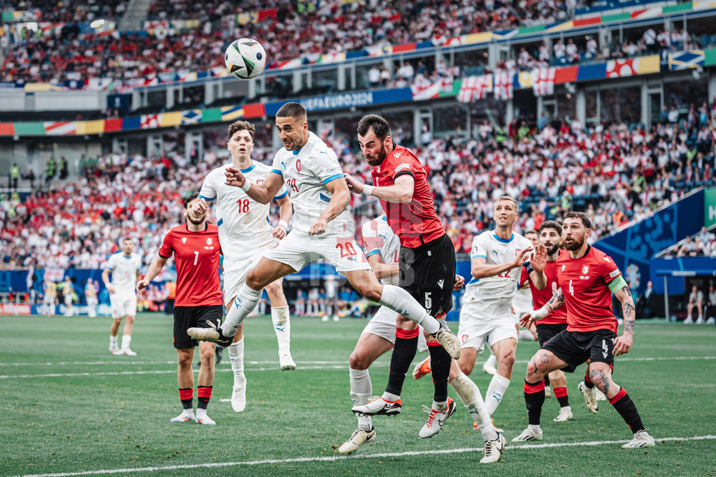 Fußball | Herren | UEFA-Fußball-Europameisterschaft 2024 | Gruppe B | Kroatien vs. Albanien | 19.06.2024 | Ondrej Lingr (#20, Tschechien) beim Kopfball