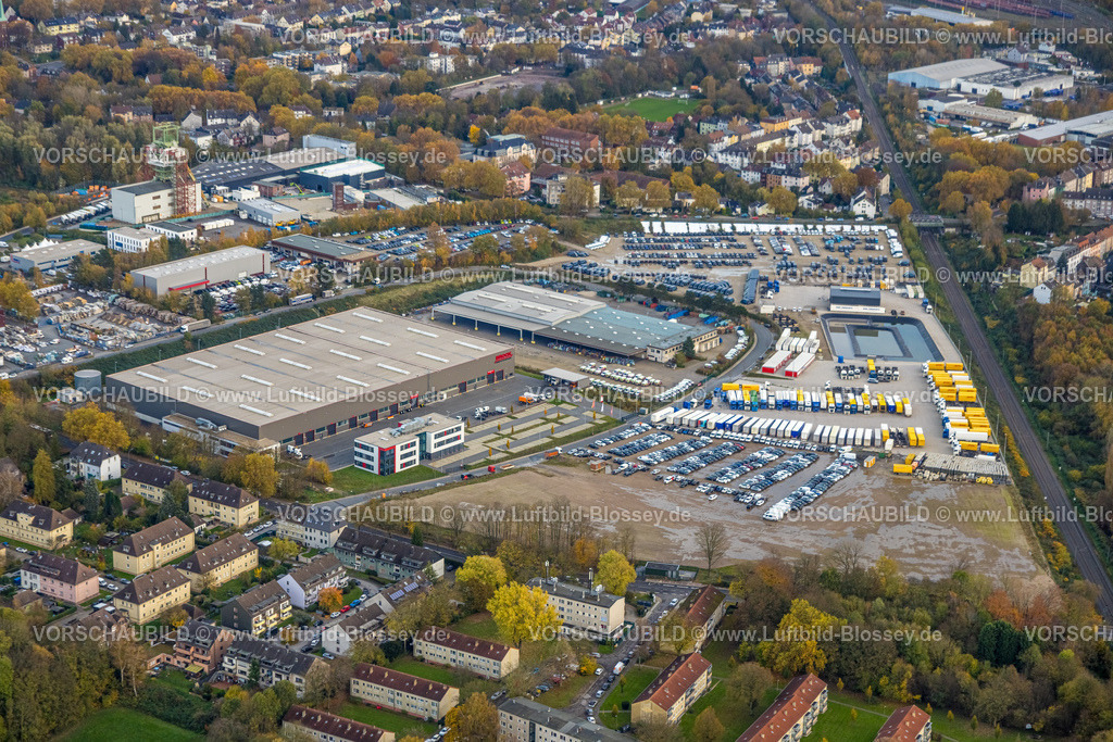 Bochum231102235 | Luftbild, Gewerbegebiet Arnoldschacht mit Firmengebäude BROCK Kehrtechnik GmbH, Graf-Transporte Internationale Spedition GmbH Lkw-Spedition und Hartmann Compound Professionals  Logistikdienst, Parkplatz mit PKW, Container und LKW, Werne, Bochum, Ruhrgebiet, Nordrhein-Westfalen, Deutschland