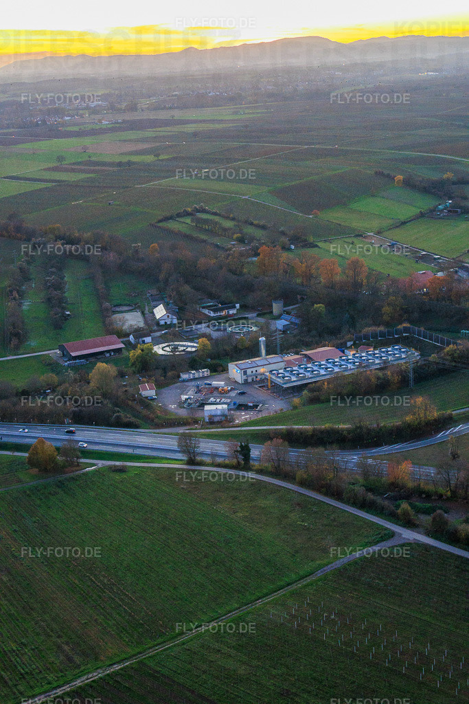 Geothermiekraftwerk Insheim zur Lithiumgewinnung durch die Vulcan Energy GmbH https://v-er.eu/de/ | Luftbild: Geothermiekraftwerk Insheim zur Lithiumgewinnung durch die Vulcan Energy GmbH https://v-er.eu/de/ in Insheim im Bundesland Rheinland-Pfalz in Deutschland. Foto: IMG_151520.jpg vom 18.11.2025 durch Werner Riehm/FLY-FOTO.de - Realisiert mit Pictrs.com