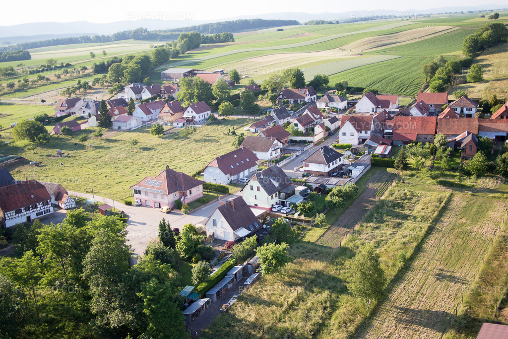 Aerial view: View of the town in Oberrœdern in the state Bas-Rhin, France.Photo: IMG_080207.jpg taken on 06/05/2015 by Werner Riehm/FLY-FOTO.comResolution of the original: 5472 x 3648 px